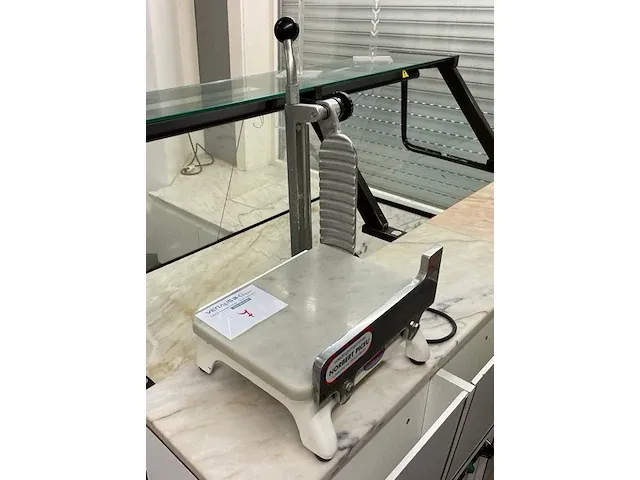 Ulnika manuele kaassnijmachine - afbeelding 1 van  4