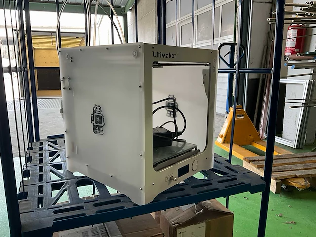 Ultimaker 3 3d printer - afbeelding 1 van  6