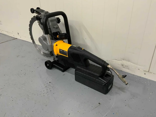 Ultra force equipment - 2025 - dc8400 - muurzaagmachine - afbeelding 10 van  14
