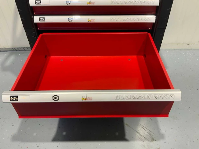 Ultra force equipment - gereedschapswagen 7 laden gevuld - afbeelding 18 van  24