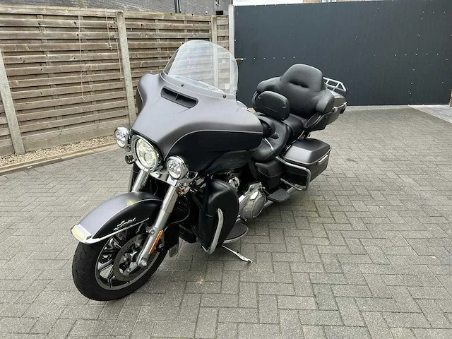 Ultra limited - afbeelding 1 van  8