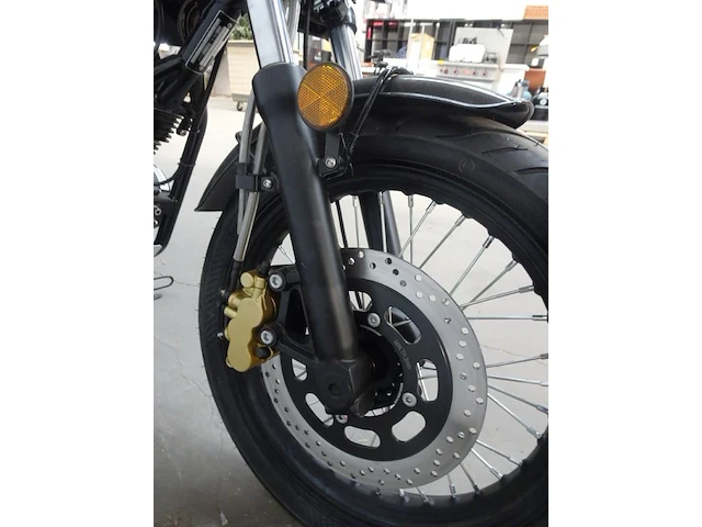 Um renagade scrambler x café - afbeelding 7 van  10
