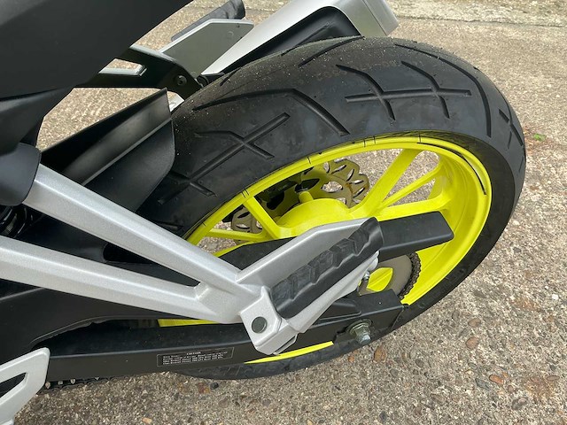 Um xtreet rs 125 xgj125-28b motorfiets - afbeelding 18 van  19