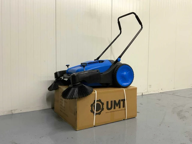Umt sweeper veegmachine - afbeelding 6 van  19