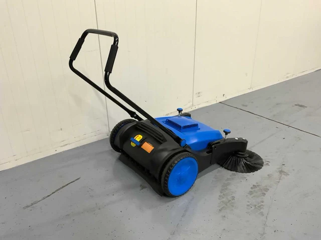 Umt sweeper veegmachine - afbeelding 9 van  19