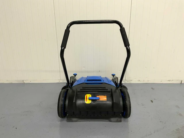 Umt sweeper veegmachine - afbeelding 8 van  19