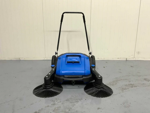Umt sweeper veegmachine - afbeelding 16 van  19