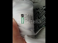 Une paire de baskets puma neuves pour femme - afbeelding 1 van  4