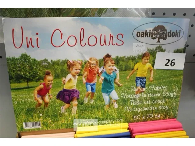 Uni colours stukjes katoen op rol/houder - afbeelding 4 van  5