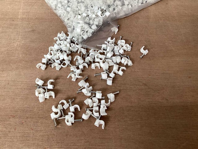 Uni kabelclips rond 5 mm, wit (50000x) - afbeelding 1 van  2