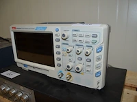 Uni-t upo2202cs ultra phosphor oscilloscope - afbeelding 3 van  5