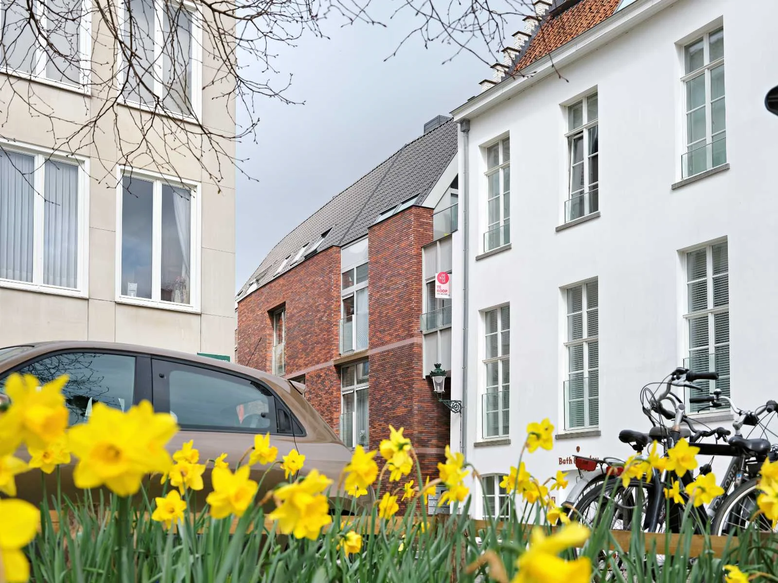 Uniek modernistisch triplex-appartement in het historisch centrum van brugge