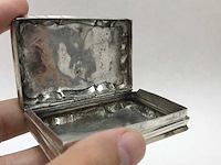 Unieke zilveren tabaksdoosje met monogram koning willem iii der nederlanden (1849-1890) - afbeelding 8 van  34