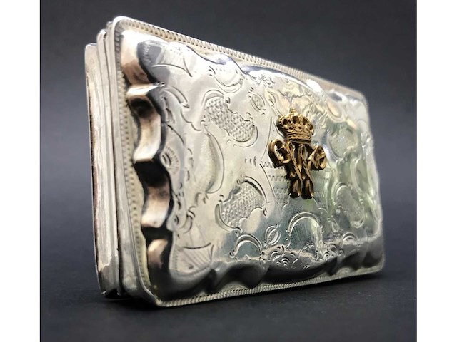 Unieke zilveren tabaksdoosje met monogram koning willem iii der nederlanden (1849-1890) - afbeelding 19 van  34