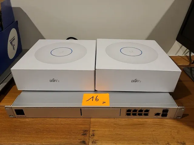 Unify dream machine se + 2 x unify 6 pro - afbeelding 1 van  5