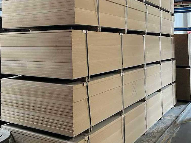 Unilin mdf plaat 4100*1220*18 mm (30x) - afbeelding 1 van  2