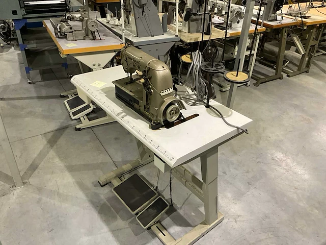 Union special 1naalds kettingsteek machine type 51300 - afbeelding 1 van  5