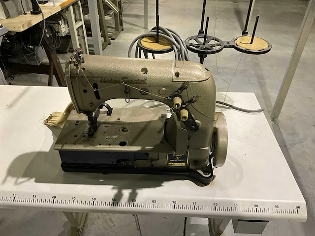 Union special 1naalds kettingsteek machine type 51300 - afbeelding 3 van  5