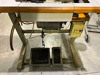 Union special 2naalds bovendek machine type 51400 - afbeelding 4 van  7