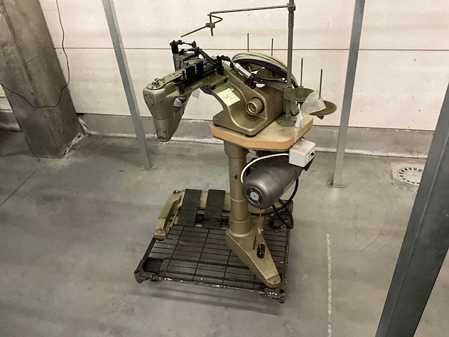 Union special armafwaartsmachine type 35800 - afbeelding 3 van  6