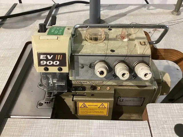 Union special ev900 naaimachine - afbeelding 8 van  9