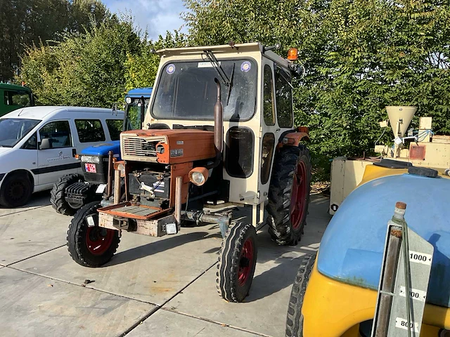 Universal utb l-445 tweewielaangedreven landbouwtractor - afbeelding 1 van  19