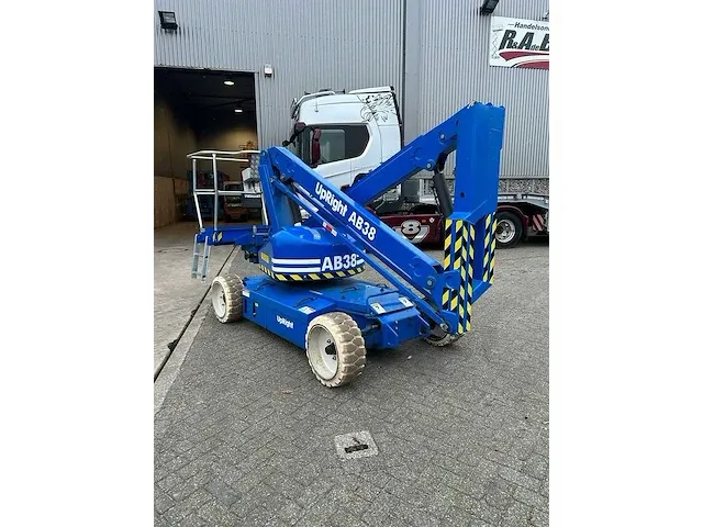 Upright - ab38 - hoogwerker - afbeelding 3 van  9