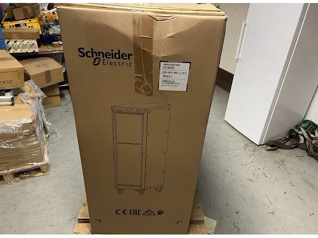 Ups schneider electric g300 40 kvs - afbeelding 3 van  9