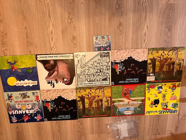 Urbanus kplt reeks+lp's+puzzels+2beeldjes getekend+boeken gesigneerd+monopoly+ t-shirt - afbeelding 6 van  19