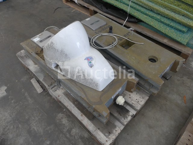 Urinoir met geïntegreerd geberit sanbloc-systeem - afbeelding 4 van  5