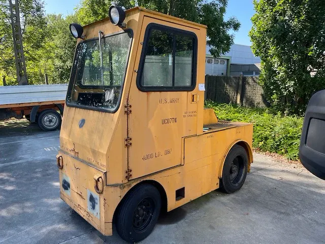 Us army vliegtuigsleepboot - afbeelding 1 van  8