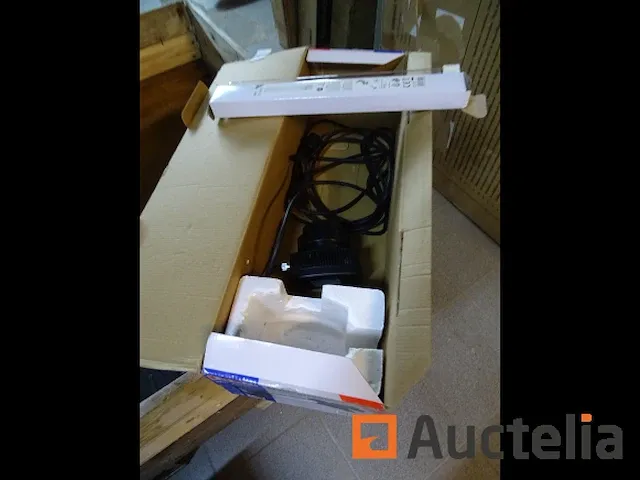 Uv-c clarifier spot t.i.p spu 36000 voor zwembad - afbeelding 1 van  5