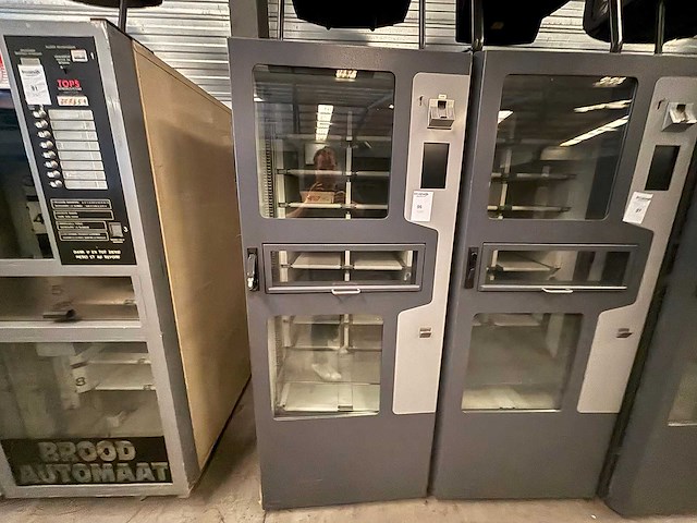 V90 - brood - automat - afbeelding 1 van  3