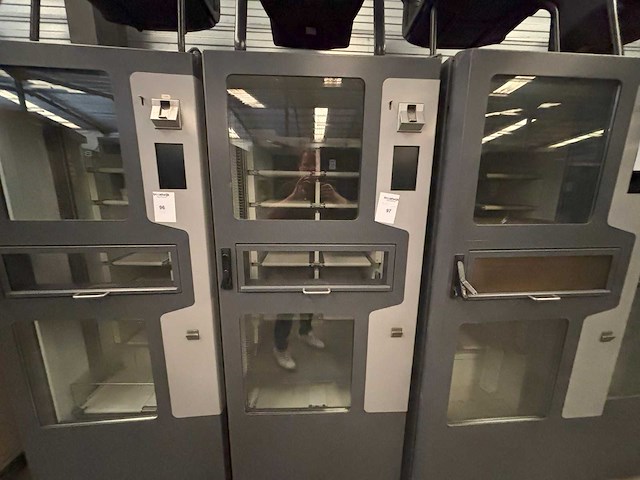 V90 - brood - automat - afbeelding 1 van  3