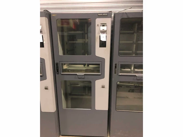 V90 - brood - vending machine - afbeelding 2 van  2