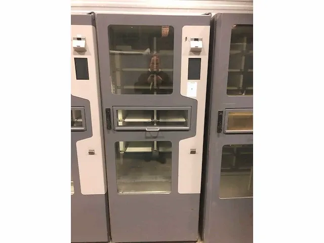 V90 - brood - vending machine - afbeelding 1 van  2