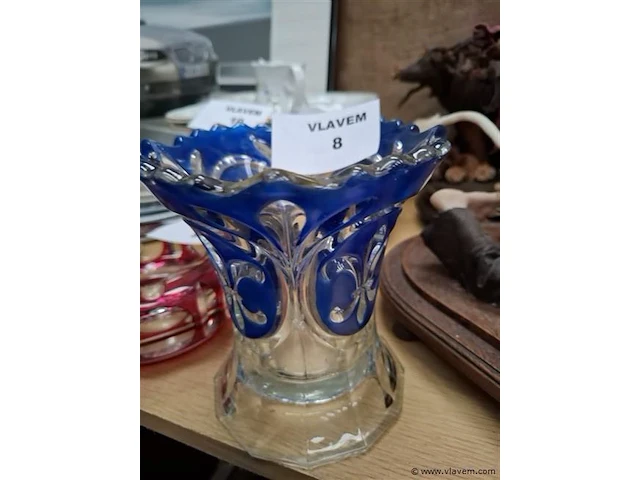 Vaas in gekleurd glas - afbeelding 1 van  1