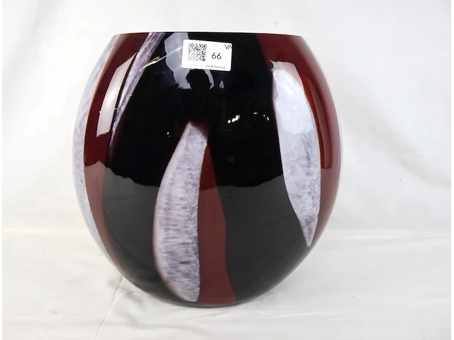Vaas in glas - afbeelding 1 van  4