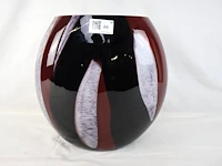 Vaas in glas - afbeelding 1 van  4