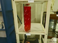Vaas in rood glas - afbeelding 1 van  1