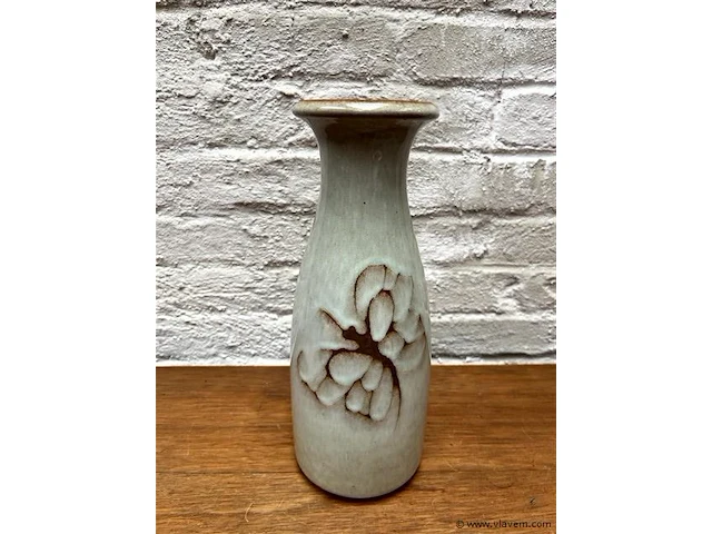 Vaas keramiek vlinder w.germay h:25cm - afbeelding 1 van  1