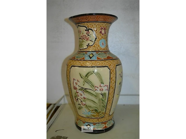 Vaas met bloemen h=52cm - afbeelding 1 van  3