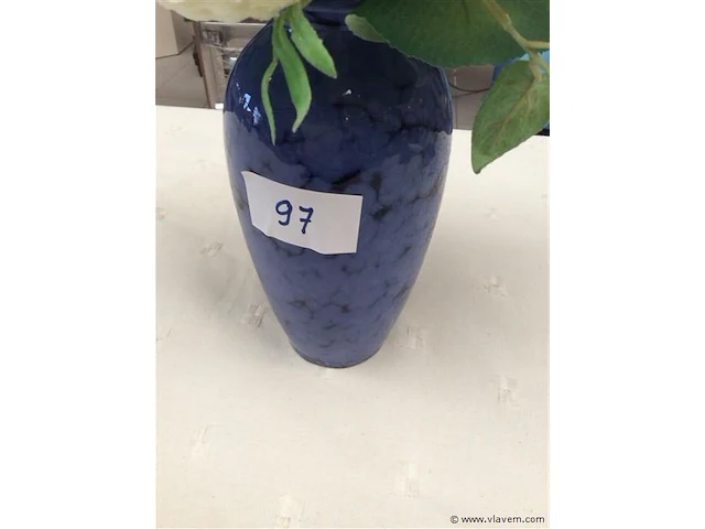 Vaas met bloemen - afbeelding 2 van  2