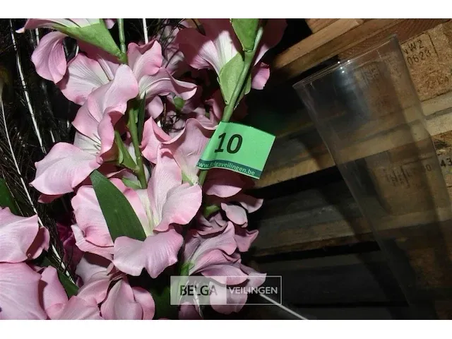 Vaas met kunstbloemen - afbeelding 2 van  2