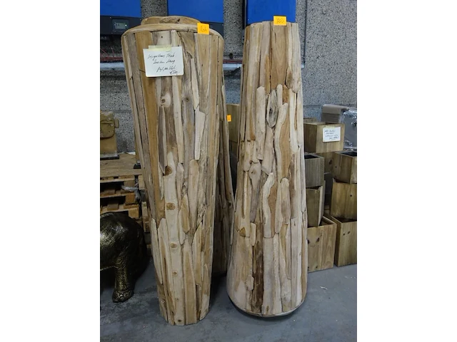 Vaas uit teak - afbeelding 1 van  2