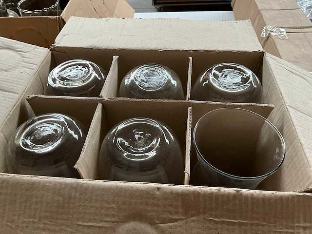Vaas voor bloemen (16x) - afbeelding 6 van  7