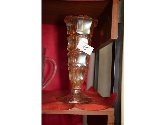 Vaasje in gekl.glas - afbeelding 1 van  1