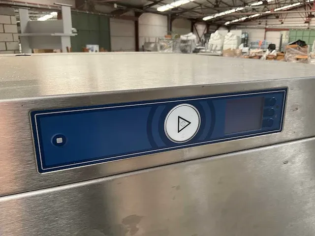 Vaatwasmachine hobart amx-10 a met bijhorende doorschuiftafels - afbeelding 2 van  19