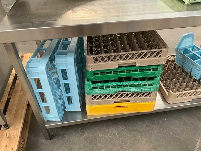 Vaatwasmachine hobart amx-10 a met bijhorende doorschuiftafels - afbeelding 7 van  19
