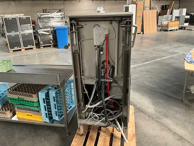 Vaatwasmachine hobart amx-10 a met bijhorende doorschuiftafels - afbeelding 13 van  19